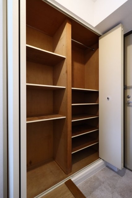 ライオンズマンション三鷹さくら通り6階 下部靴入