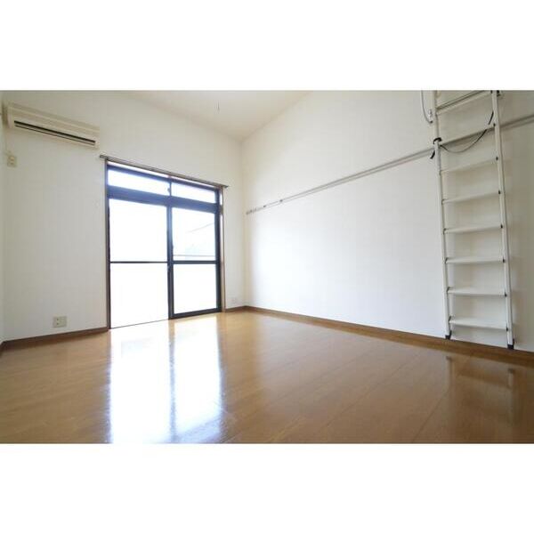 アイリス船橋101号室 リビング