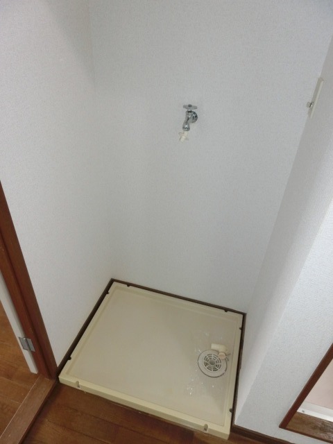 グリーンハイムB1階 洗濯機置き場