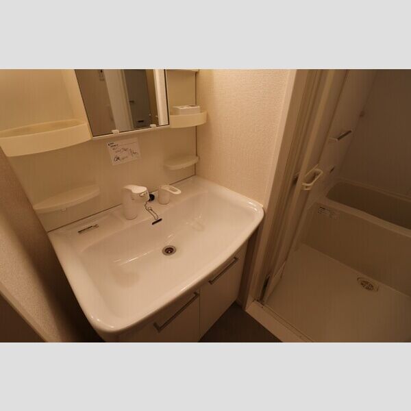 ジェイ・エス・ティ南浦和 洗髪洗面化粧台