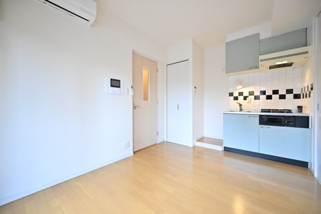 ラグジュアリーアパートメント文京千石♯012階 リビング