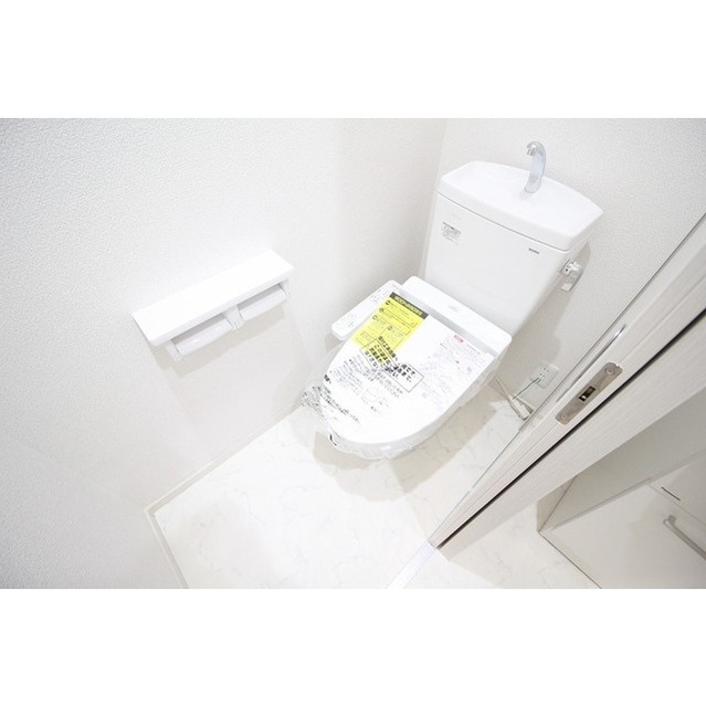 フォルビテッツァ松ヶ丘210号室 内観