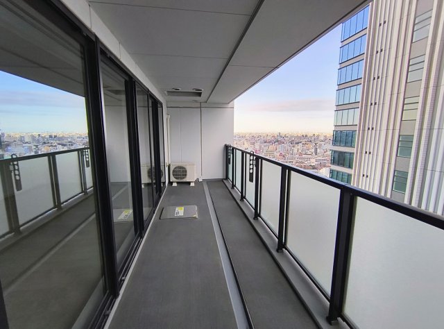 SKY FOREST RESIDENCE 奥行き約1.8m、幅約7m
