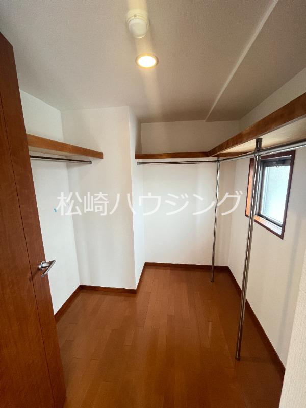 ファインクレスト新井5階 収納
