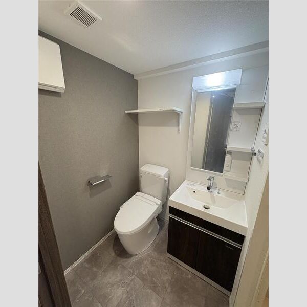 MAXIV横浜吉野町TRE206号室 トイレ