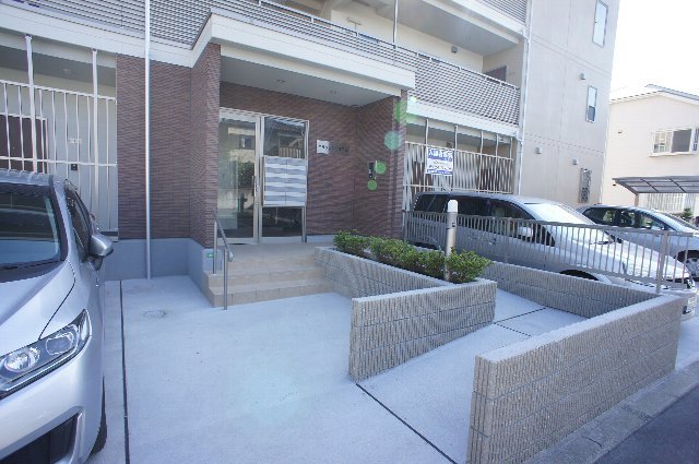 パルグランデ津田沼 毎日通るエントランスはこのようになっています