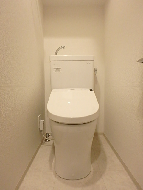 ガーラ・グランディ横浜鶴見11階 清潔感のあるトイレです