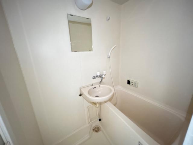 ロズウェルシブヤ201号室 バス