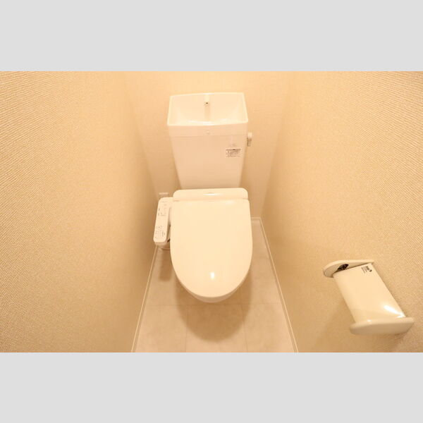 サニーリヴF103号室 温水洗浄暖房便座