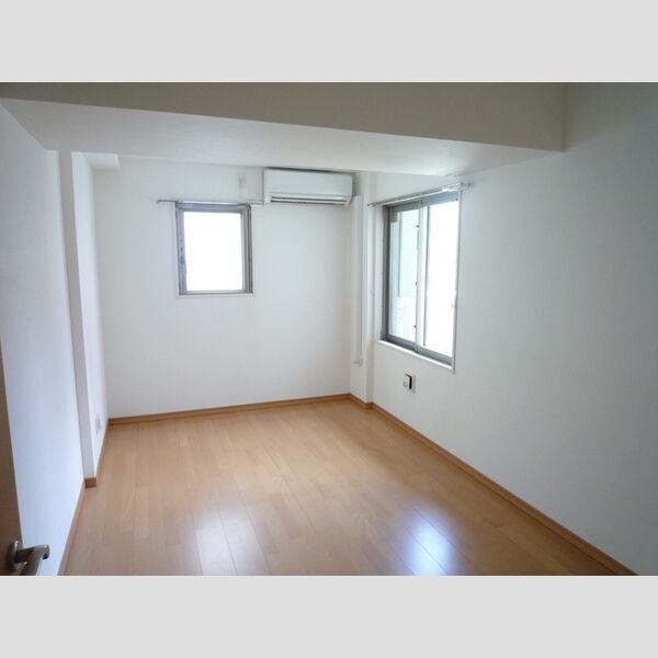 セルティスコート403号室 洋室6.8帖