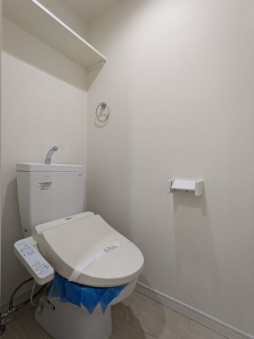 ディアコート南行徳302号室 トイレ