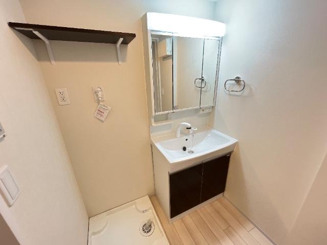 ラーバンコート大宮土屋103号室 洗髪洗面化粧台