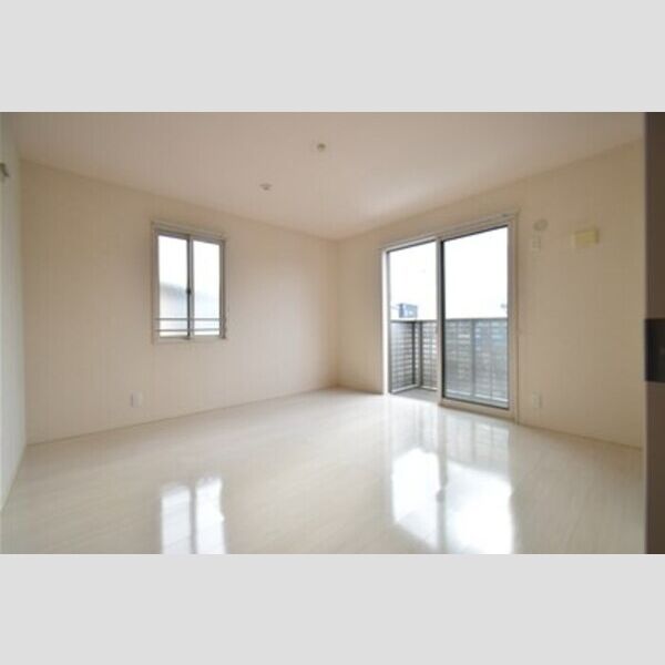 ロイヤルテラス103号室 居室