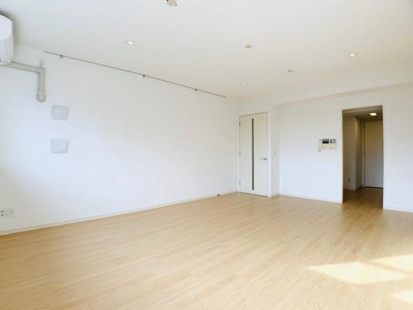 アパートメンツ東山5階 リビング