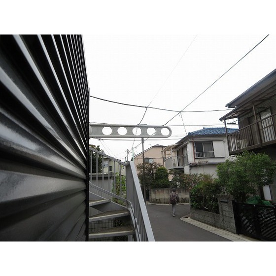 ハイツ・セシボン001F号室 洗濯竿置き場