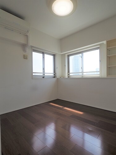 オープンレジデンシア南青山ウエストテラス7階 5.5畳洋室