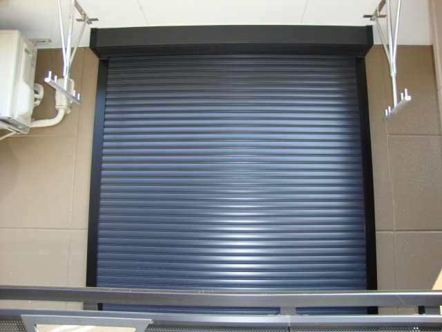 サンパティーク102号室 窓シャッター