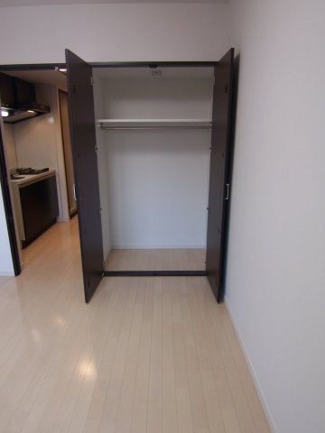 グラントゥルース目黒花房山401号室 収納