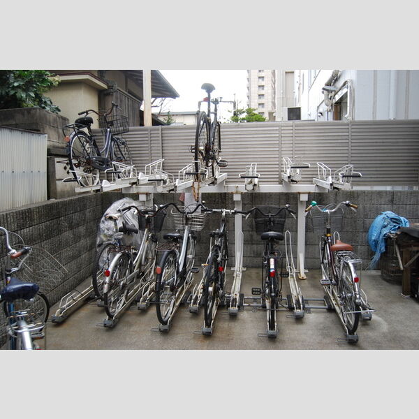 リヴェールRX 駐輪場