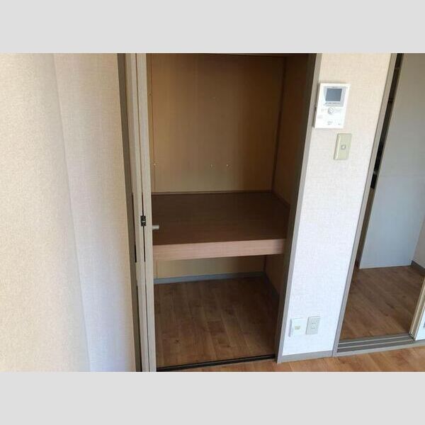カーサベルデ203号室 収納