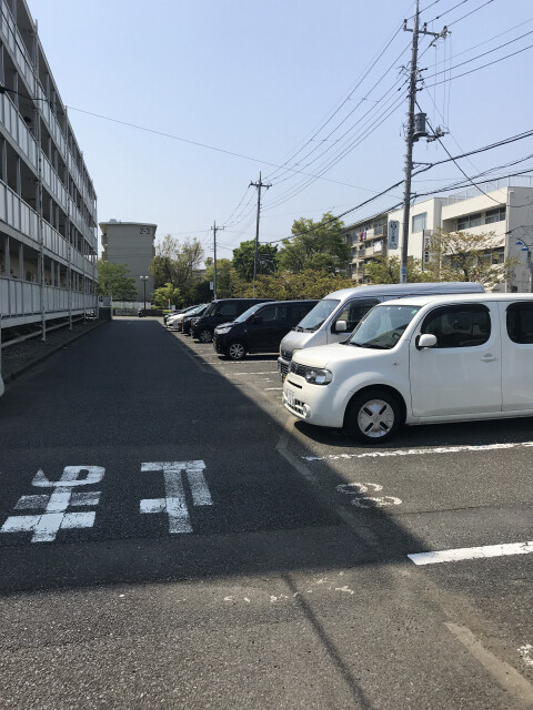 北茅ヶ崎アパートメント7号棟 駐車場