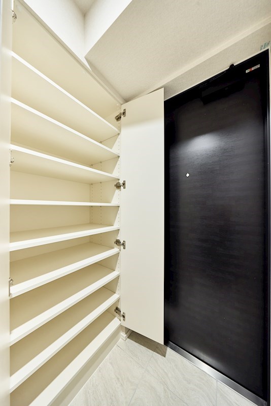 ドゥーエ西馬込Ⅱ4階 収納