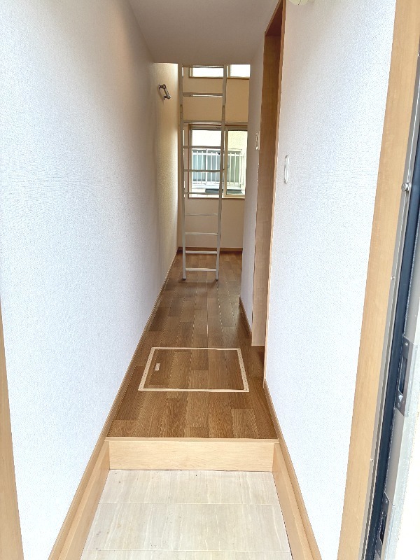 ＷＩＴＨＰＬＡＣＥ大岡1階 玄関