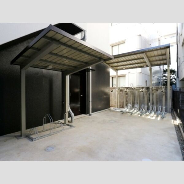 dearestⅢ802号室 駐輪場