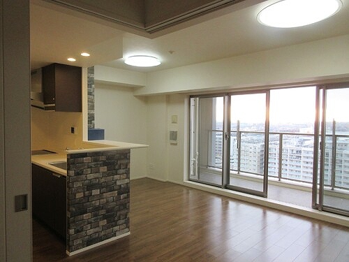 Ｂｒｉｌｌｉａレイクタウンパークサイド リビングダイニングキッチン約14.8畳　別角度　内装済