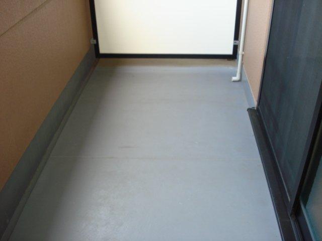 ペティハウス弐番館305号室 ベランダ付き