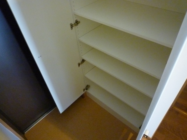 リオ・ヴェルデ0204号室 下駄箱