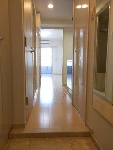 グランド・ガーラ神田 玄関