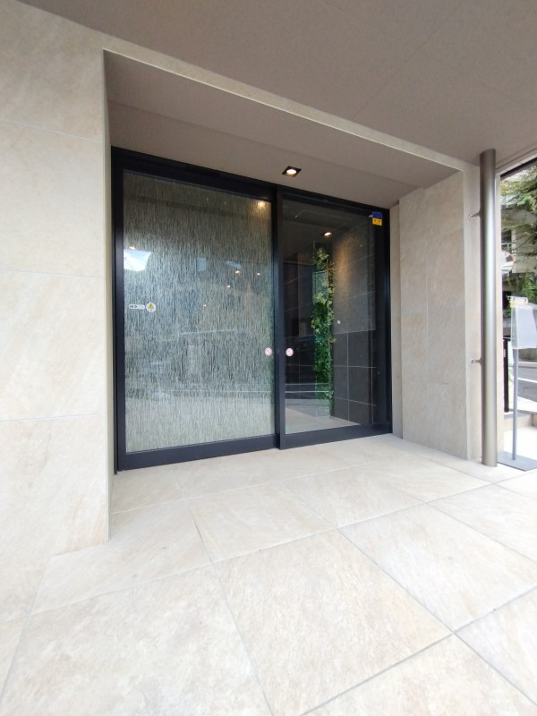 クレイシアIDZ祐天寺Ⅱ エントランス