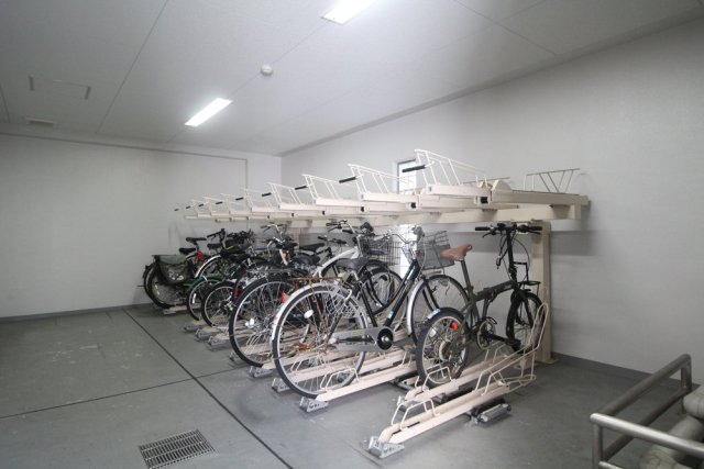 ガーラ・シティ深川扇橋2階 駐輪場