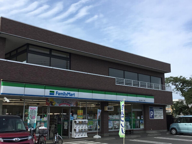 ニューヤングキャッスルB棟1階 ファミリーマート小金井桜町店