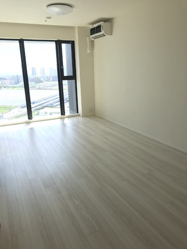 ＤＥＵＸ　ＴＯＵＲＳ　ＣＡＮＡＬ＆ＳＰＡ　ＷＥＳＴ31階 リビング