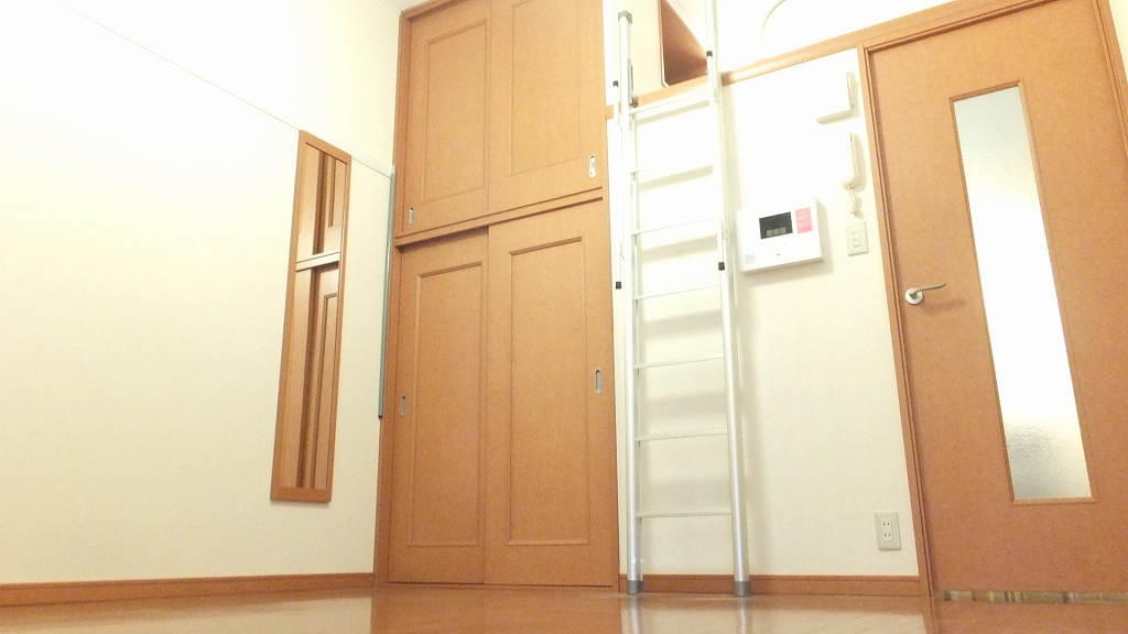 レオパレスエクセディオール リビング