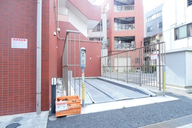 ｆｅｅｔｈ日暮里8階 外観