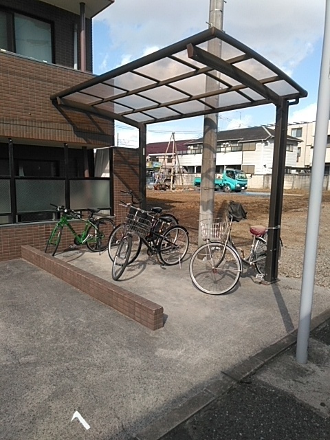 ＬｉＬｉ　Ｍｕｋａｉｈａｒａ0103号室 駐輪場
