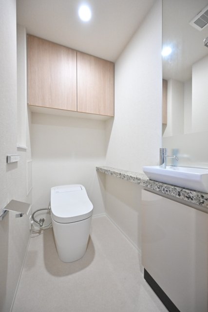 ジオ市谷仲之町4階 トイレ