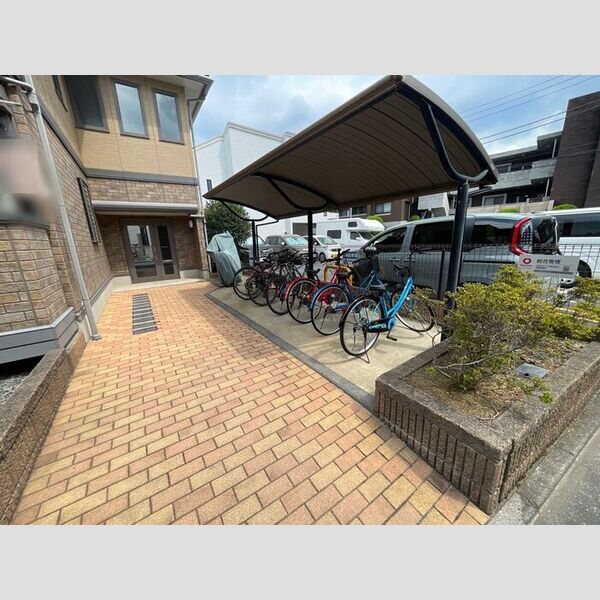 桜プレイス 駐輪場