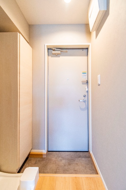 エフプレスト岸町2階 玄関