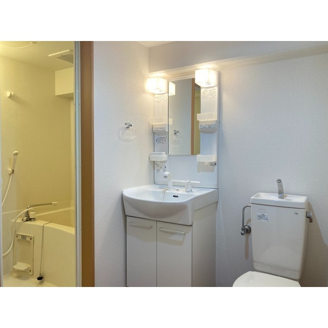 レオグランデ 洗面・トイレ