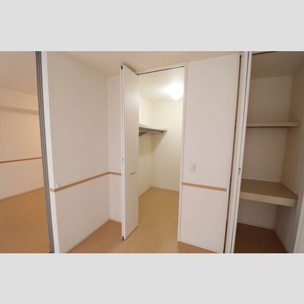 グランシャリオ　B ウォークインクローゼット