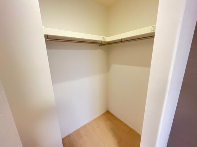 フィオーレ西平山102号室 クローゼット
