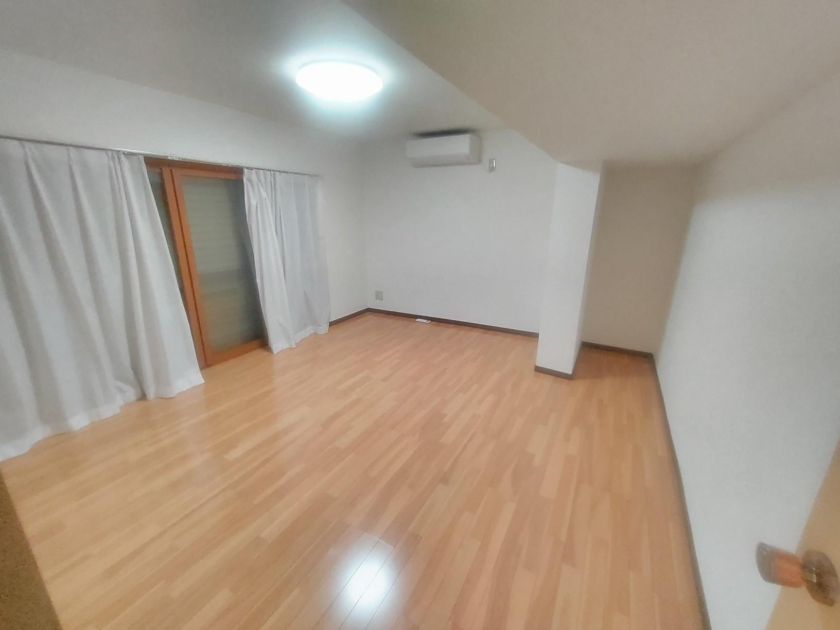 西谷戸建て賃貸 １F洋室