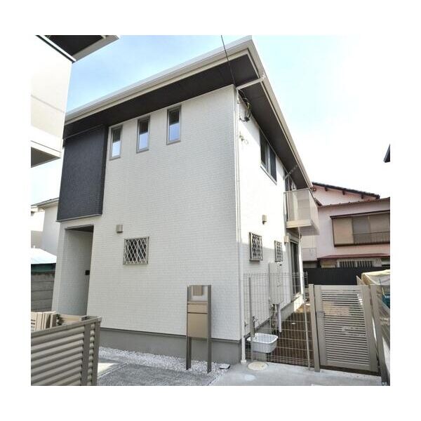 片瀬3丁目戸建東棟の外観画像