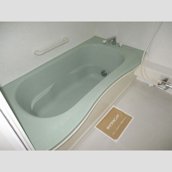 アヴァンセ八幡　AB 一坪風呂