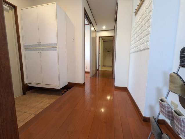 ファミール海老名 玄関・廊下広々、収納充実