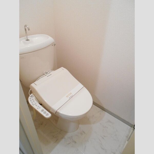 メゾンアルファ103号室 温水洗浄暖房便座